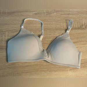 Elegant Lace Trim Gray Bra Vince Camuto 36B